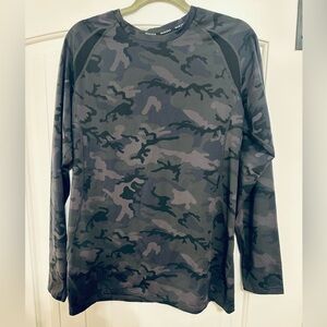 Muezna Men’s Black Camo Thermal Base Layer Size Medium Long Sleeve